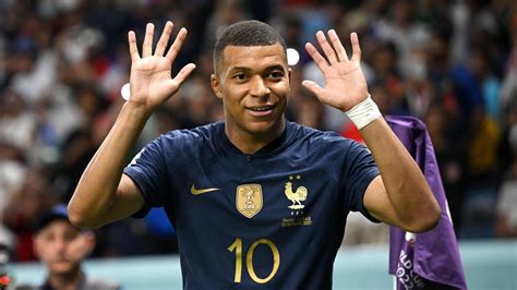  Kiss My France: การแสดงสุดอลังการของ Kylian Mbappé